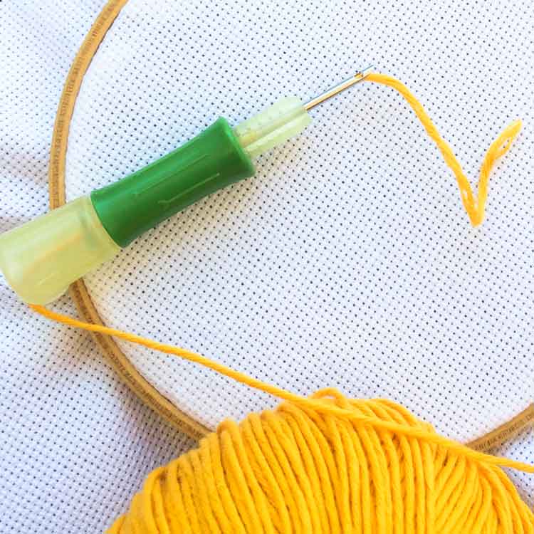 how to thread a punch needle 3