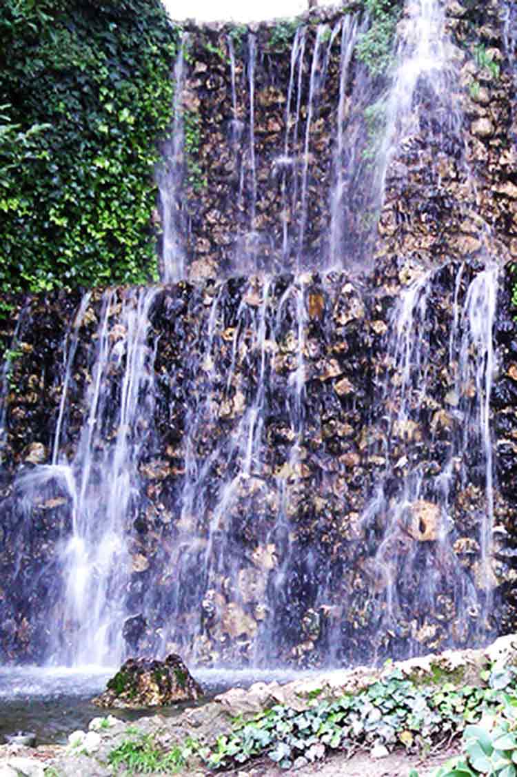 Parque de la Quinta de la Fuente del Berro quiet spots in madrid to crochet