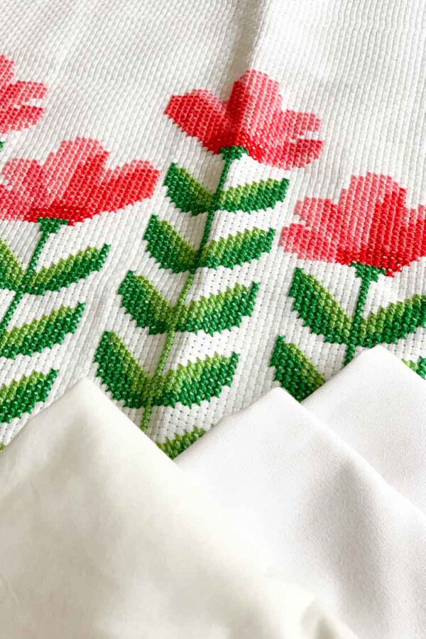 How to make a cross stitch cushion cover Studio Koekoek Modern Embroidery