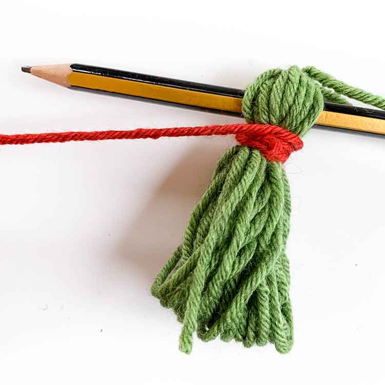 how to make a wool tassel