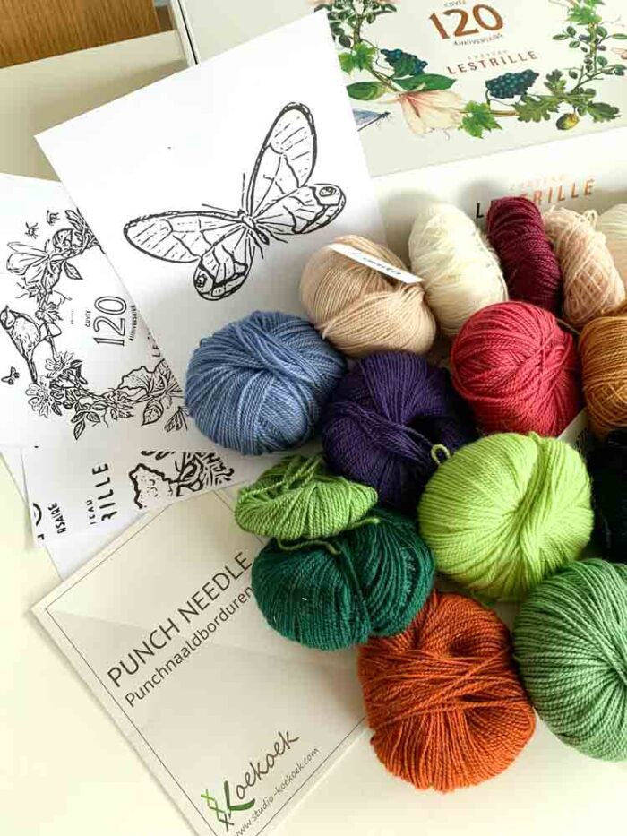 One of a kind XL punch needle kit with 3 size punch needle with 20 colors Lanita ecological wool in Chateau Lestrille box | S1793 - Image 4