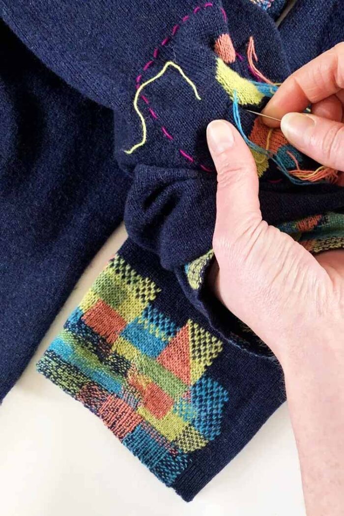 03 Oktober 2025 16:30 Visible Mending Friday sessie 2. Leer de eenvoudigste manier om je gebreide kleding te repareren tijdens deze workshop van 1,5 uur in Amsterdam. - Image 5