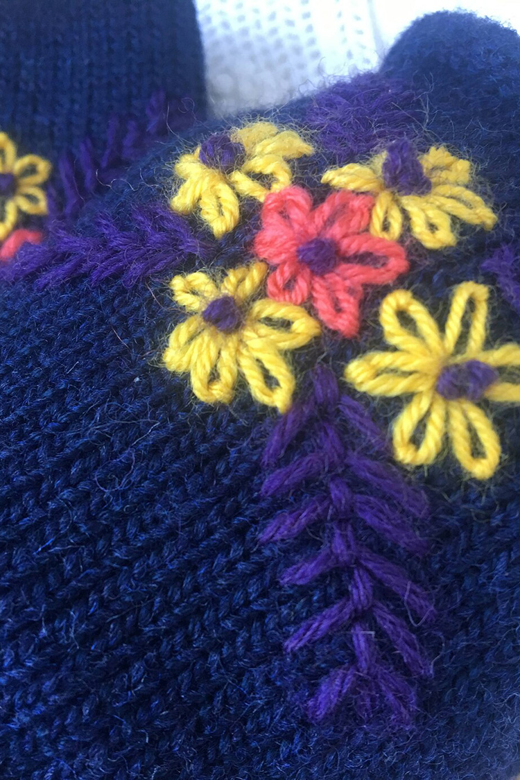 16 januari 2026 14:00 Borduren op breiwerk workshop. Leer borduren op je gebreide kleding. Workshop van 2,5 uur in Amsterdam. - Image 2 16 januari 2026 14:00 Borduren op breiwerk workshop. Leer borduren op je gebreide kleding. Workshop van 2,5 uur in Amsterdam. - Image 2